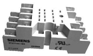 SIE 3TX7144-1E5 SIE RELAY SOCKET PANEL OR DIN MNT 14 BLADE MINI