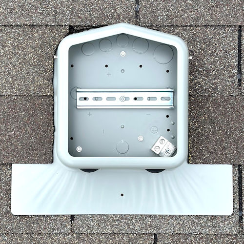 SolaDeck 0799-2G Flashed Combiner / Passthrough Box, UL50 Type-3R