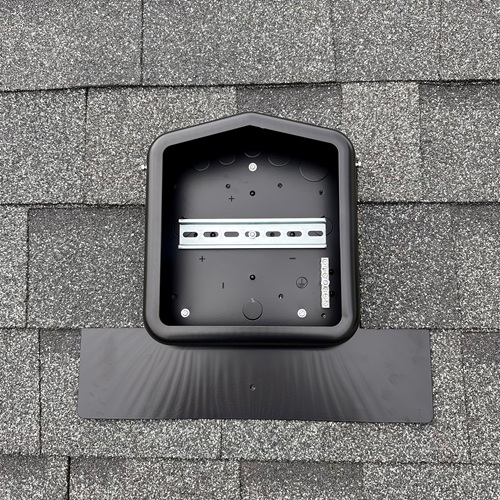 Product image for SolaDeck 0799-5B PV Rooftop Junction Box