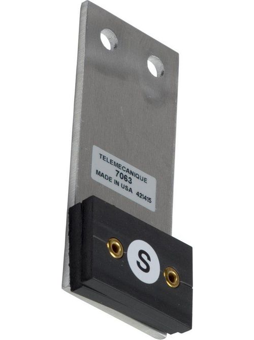 Square D 7063 Side Flat Bracket South Pole Sensor Magnet Actuator Product image for Square D 7063 Side Flat Bracket South Pole Sensor Magnet Actuator